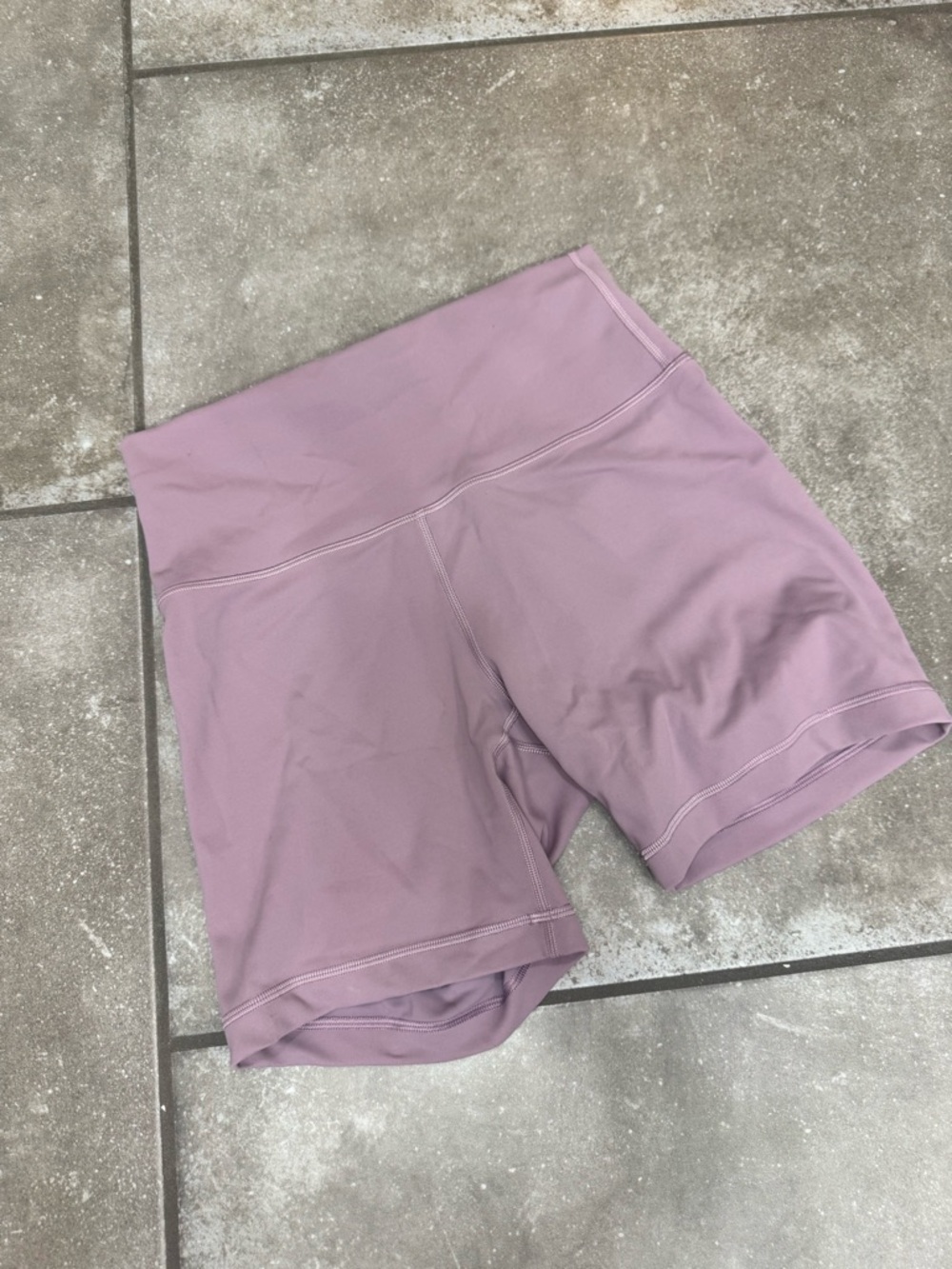 lululemon athletica lavender Wunder train 6” shorts